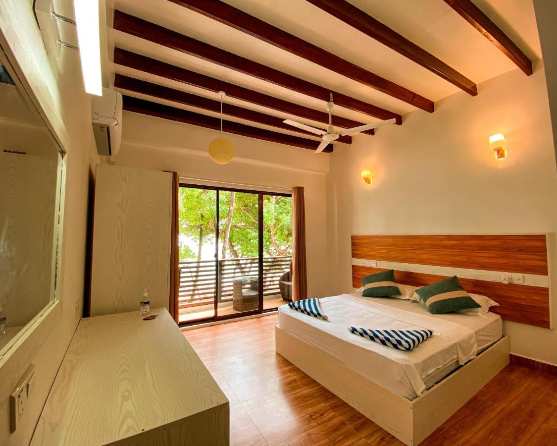 The Pearl Seaview Hotel Fulidhoo Exterior photo